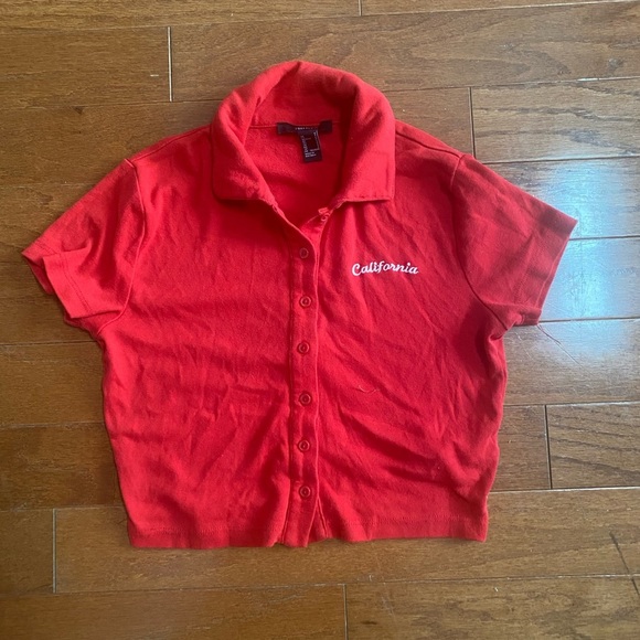 Forever 21 // California button up baby tee red collar - Picture 1 of 4